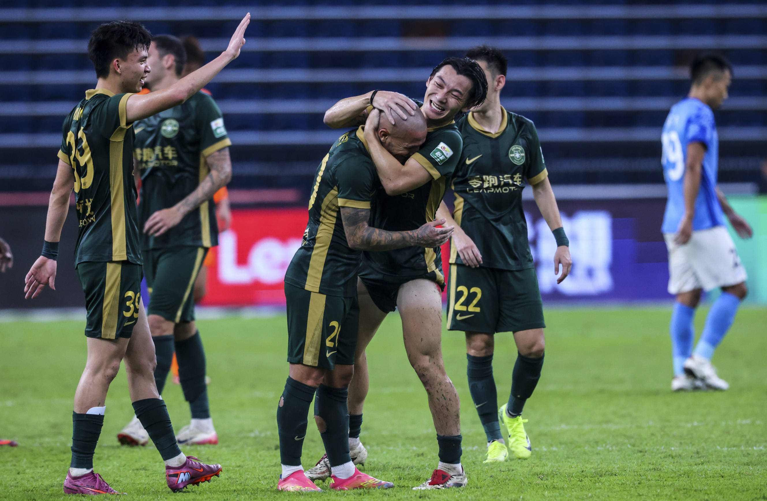 开运体育平台-包含杭州绿城战胜青岛中能,局面中超更趋乐观的词条