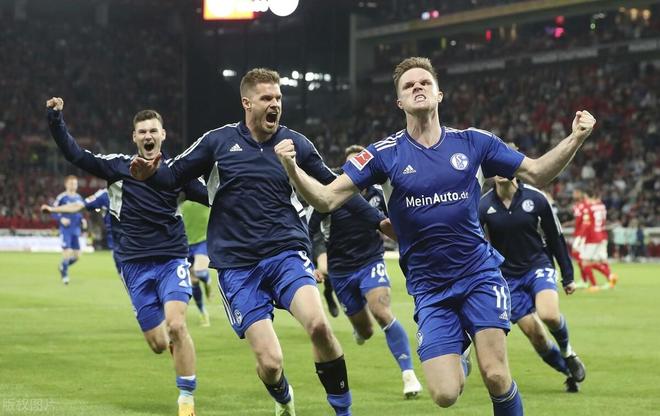 开运体育投注-关于沙尔克04遭门兴逆转惨遭德甲连败的厄运的信息