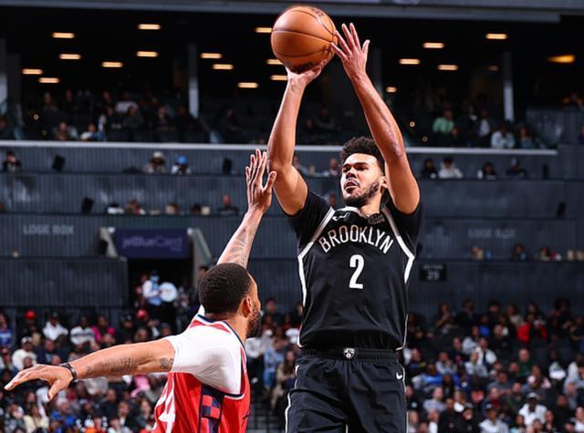 快船击败篮网,取得三连胜 快船击败篮网,取得三连胜