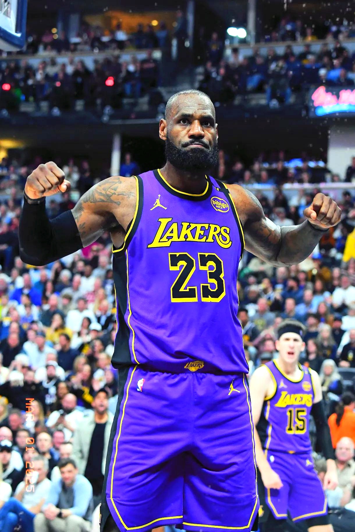 包含詹姆斯当先锋,湖人取胜半湖优势的词条 包含詹姆斯当先锋,湖人取胜半湖优势的词条