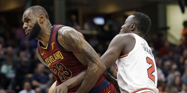 开运体育下载-包含骑士惨遭公牛逆转，双方胜负对换的词条