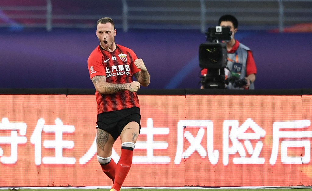 重庆队主场遭遇惨败，未能守住领先