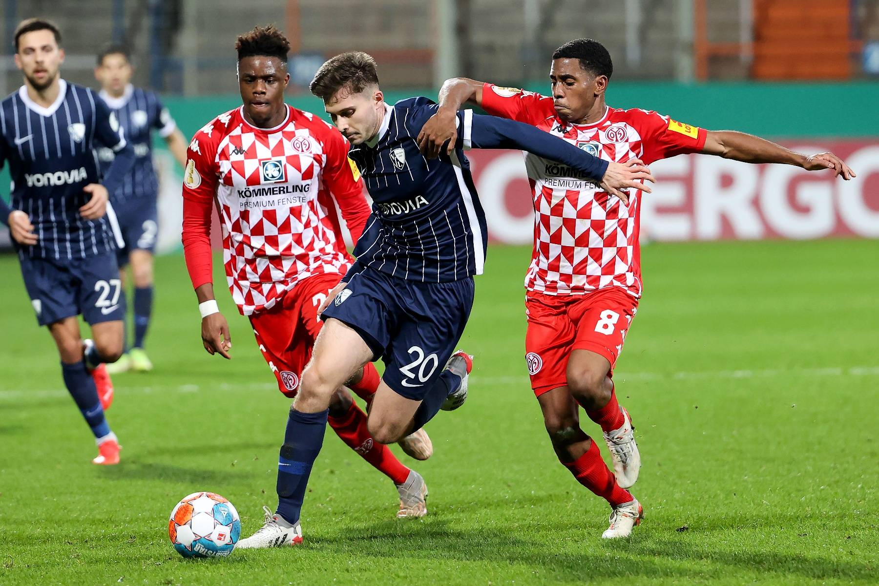 开运体育app-包含波鸿舞台上演与法兰克福的精彩对决的词条