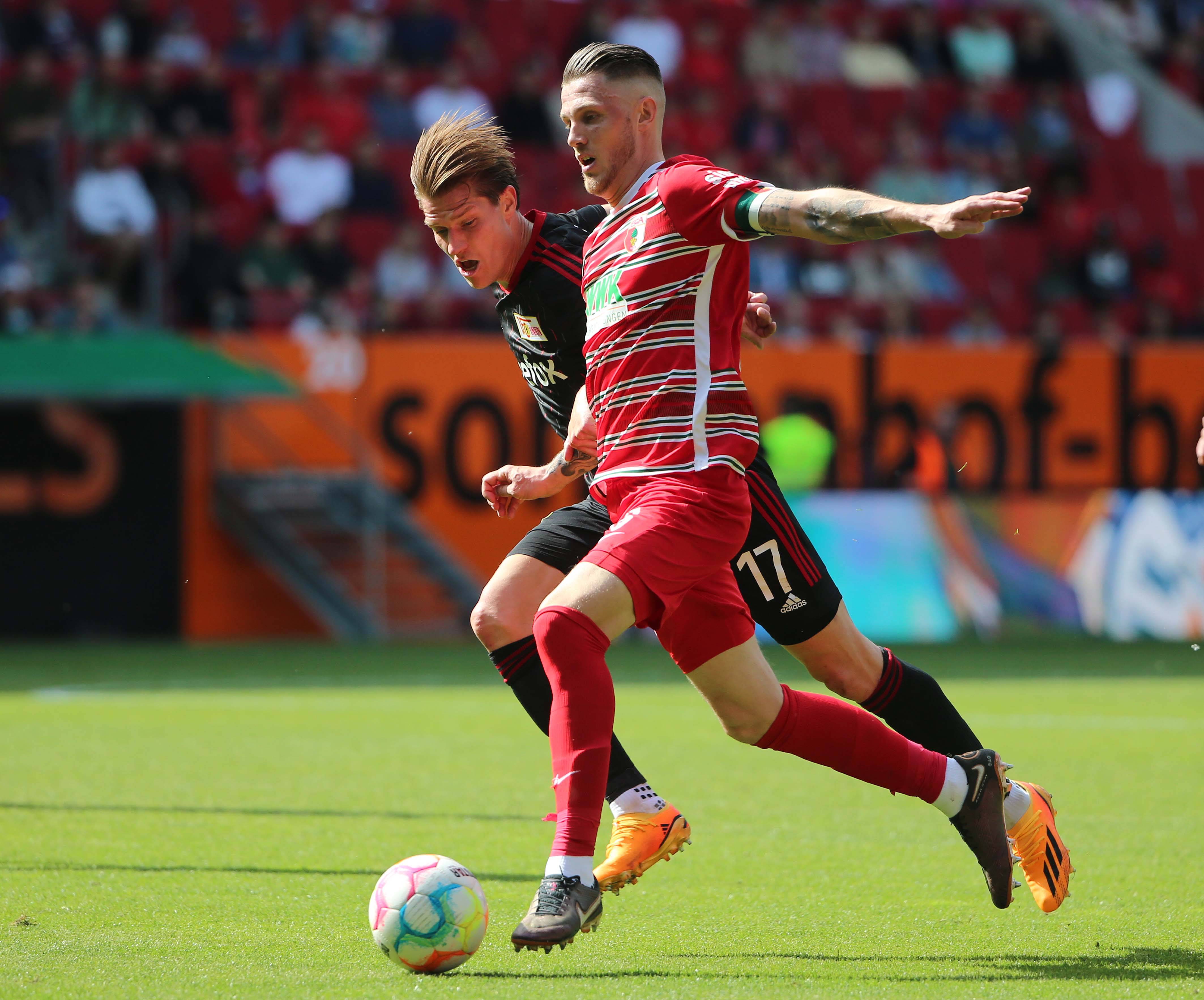 关于奥格斯堡大胜，提升积分榜排名的信息