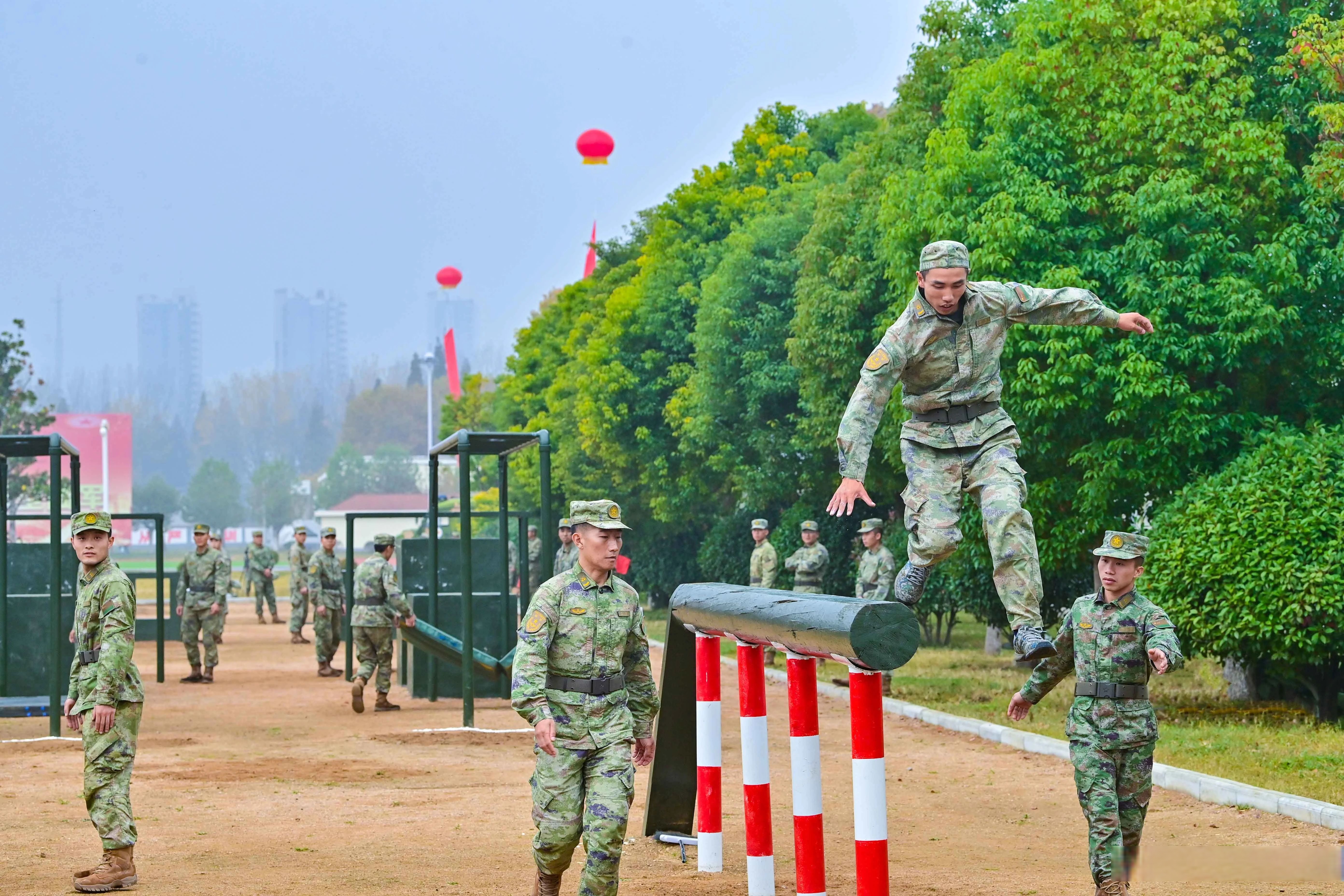 包含球队集训备战下一场，寻找突破口的词条